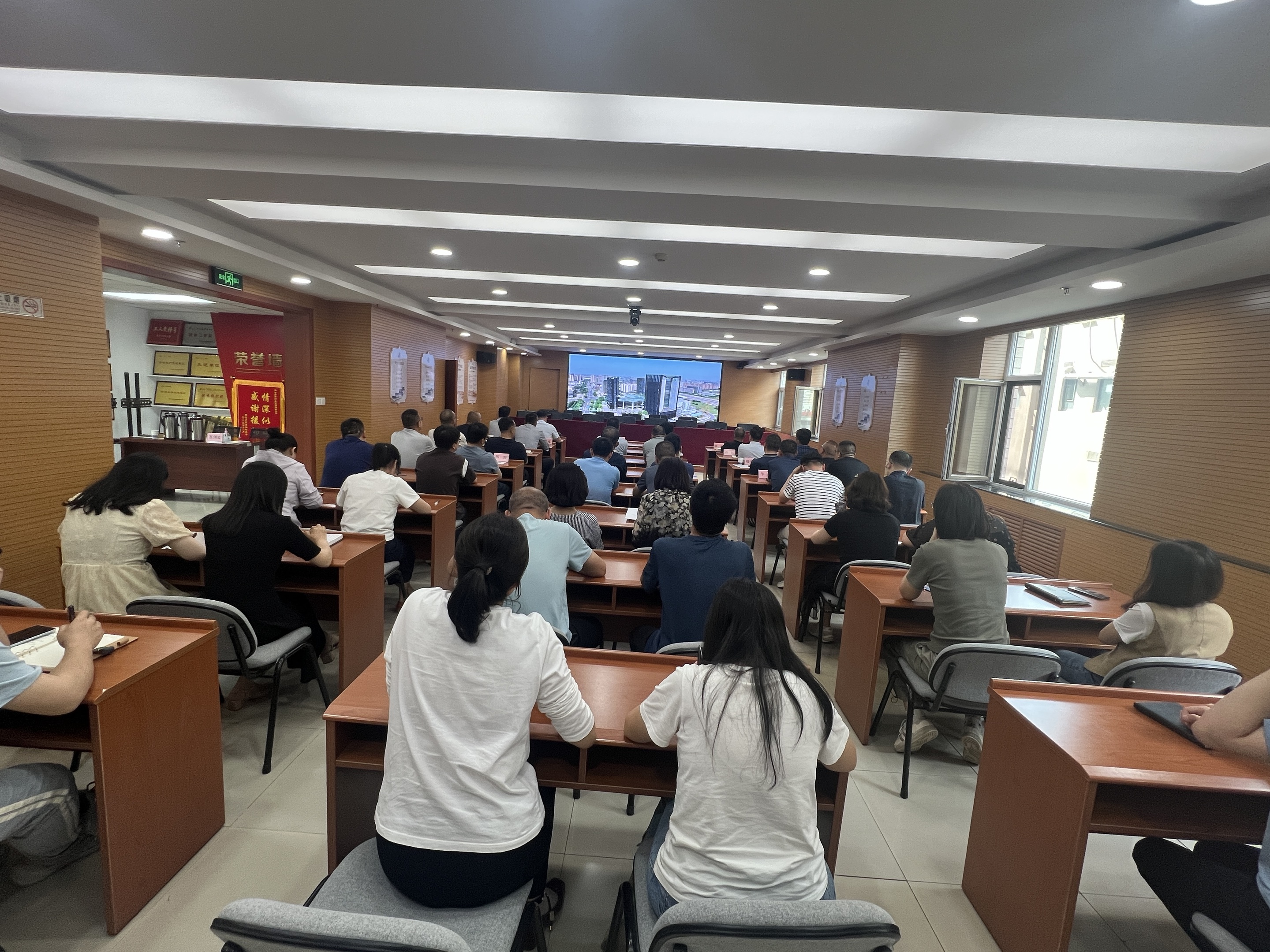 9deea14a-cfbf-4672-977c-5a4d65e94367.jpg
